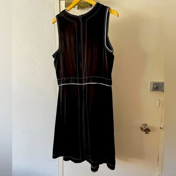 ⭐️Host Pick⭐️ BANANA REPUBLIC little black dress. Asymmetric front hem. - Picture 5 of 8